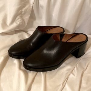 FRYE BLACK LEATHER MULES